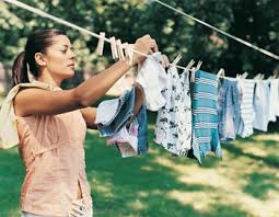 Những lưu ý khi giặt quần áo cho bé
