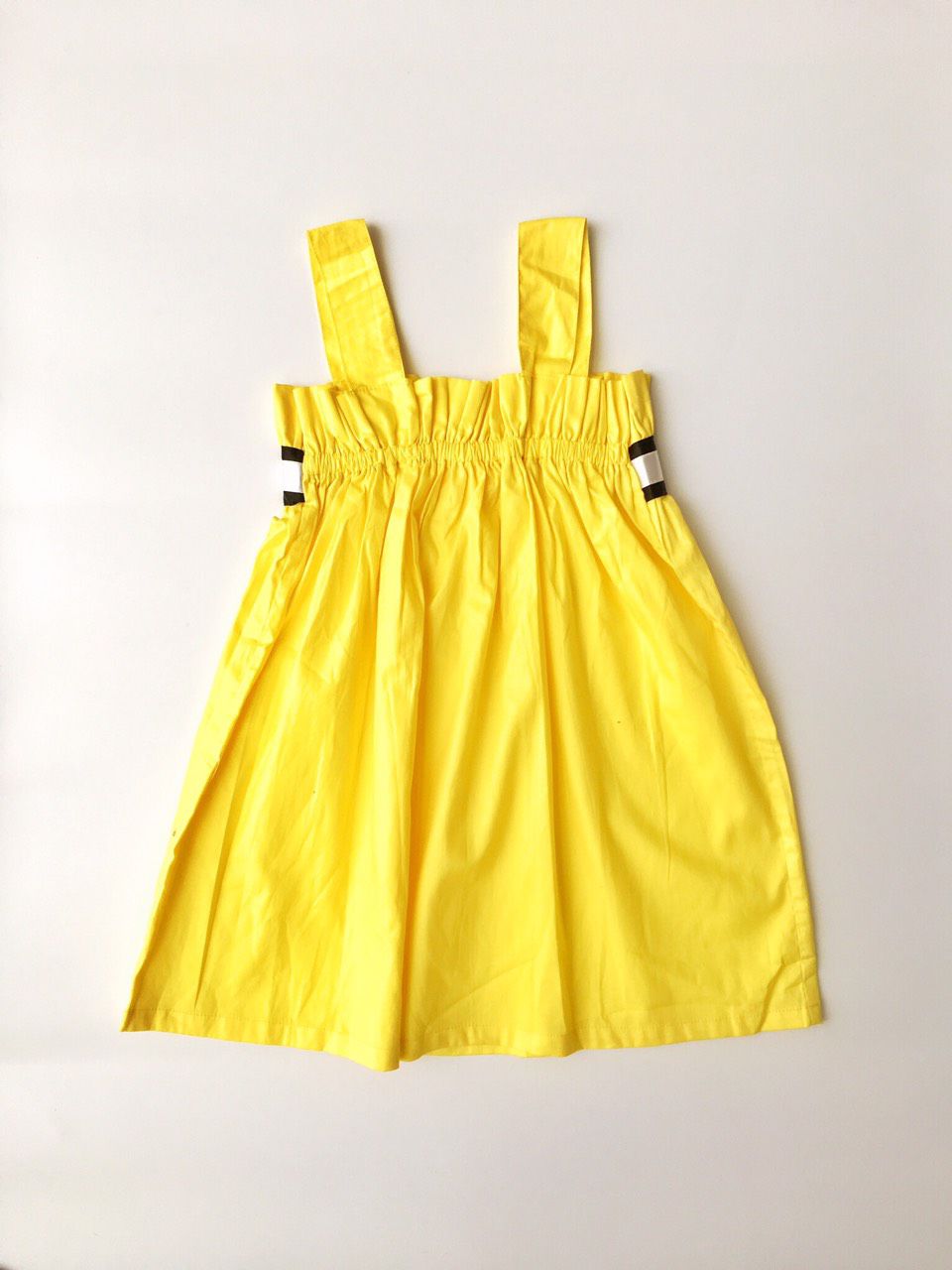 Chân váy màu vàng kết hợp với áo màu gì để chuẩn style | Thắm Đặng | 2023