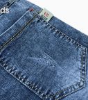 quan-jeans-lung-be-gai-theu-ong-46-tuoi