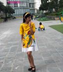 set-ao-dai-cach-tan-be-gai-hinh-cong-kem-tuban-mau-vang-19-tuoi-2