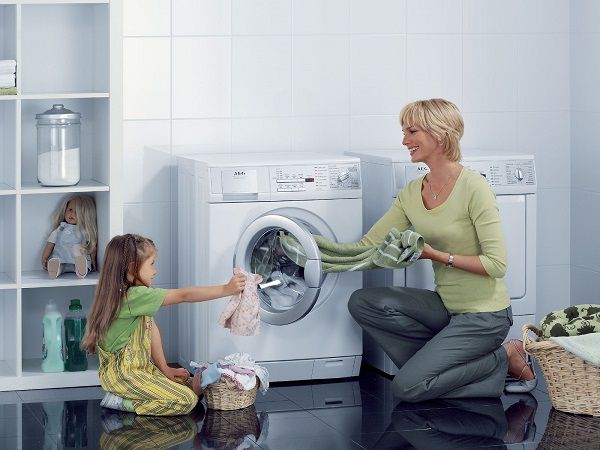 Cách giặt và bảo quản quần áo cho trẻ