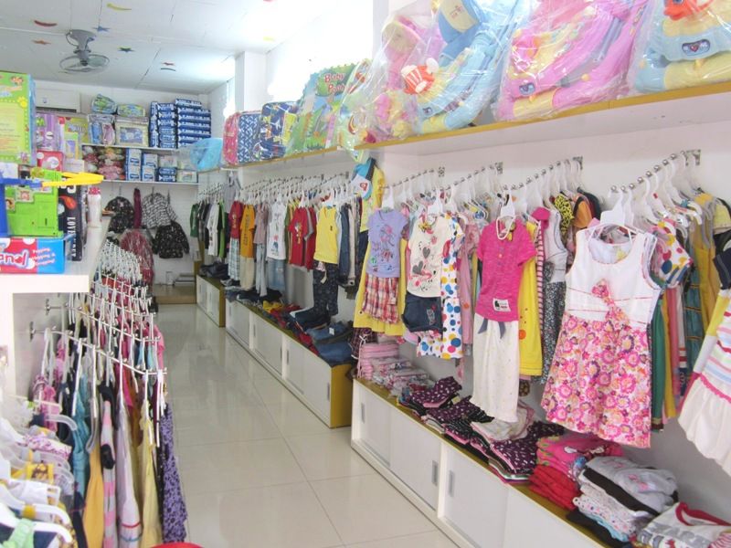 Cửa hàng bán buôn quần áo trẻ em