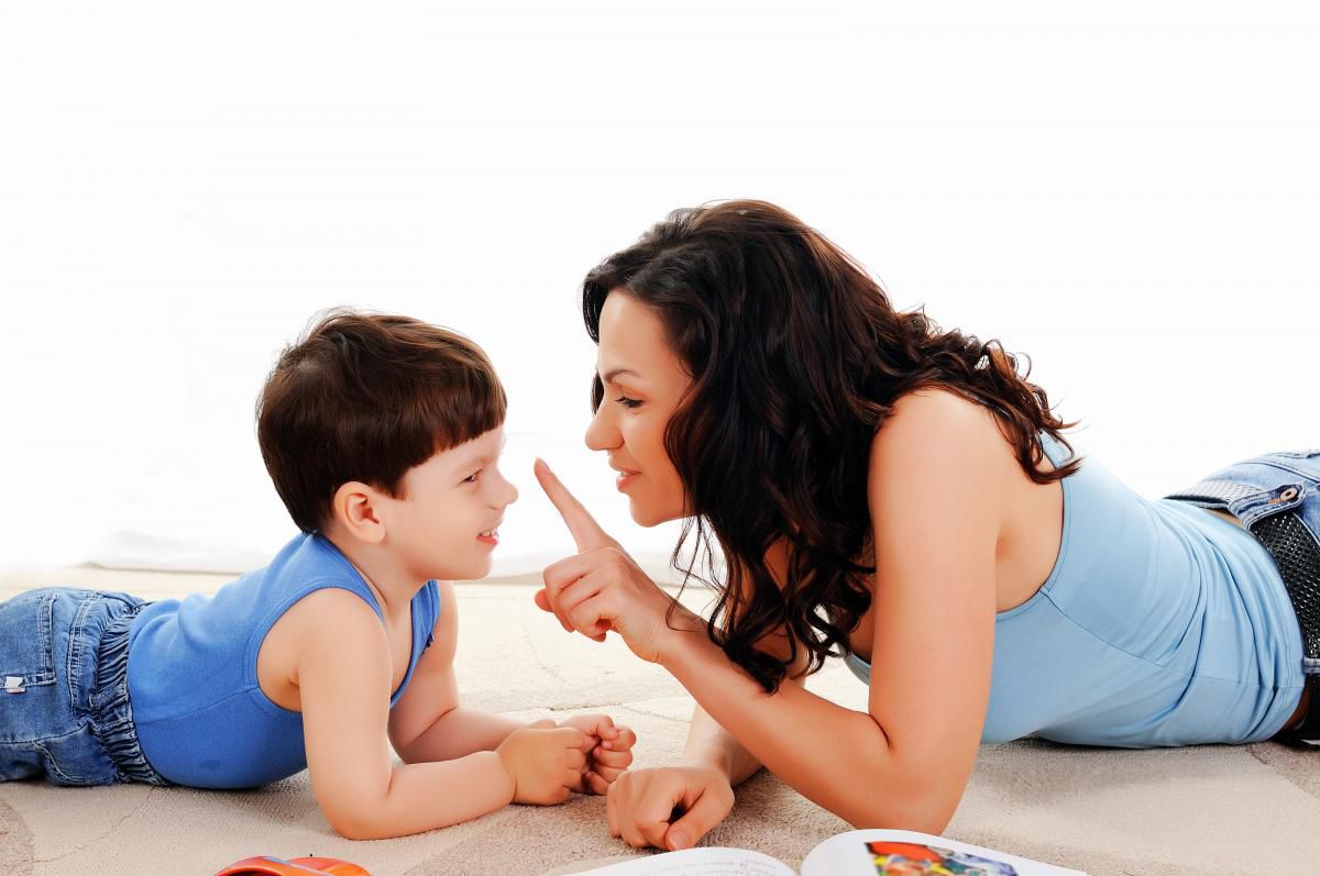 Mặc quần áo cho trẻ như thế nào mới đúng cách?